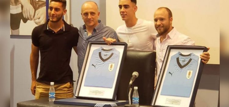Fabián Coito, nuevo seleccionador de Honduras, recibe homenaje en Uruguay