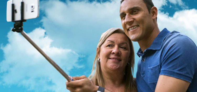 Madre de Keylor Navas sufre aparatoso accidente contra un autobús