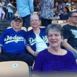 Aficionada muere tras recibir pelotazo en partido de los Dodgers