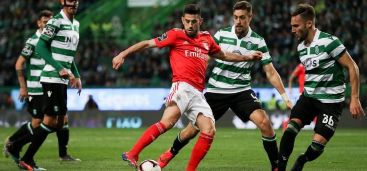 Benfica golea al Sporting en el derbi y mete presión al Oporto