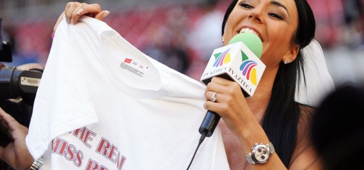 El día que una presentadora mexicana le pidió matrimonio a Tom Brady en pleno Super Bowl