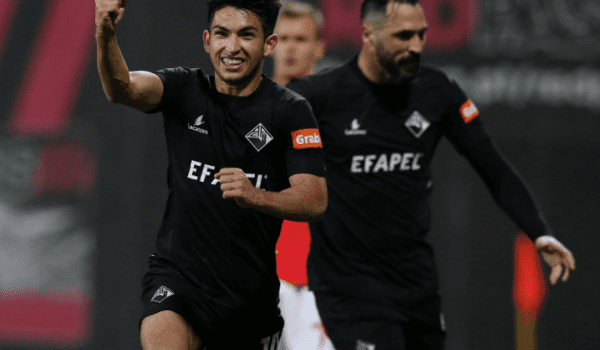 Brillante debut del hondureño Jonathan Rubio ante Benfica B