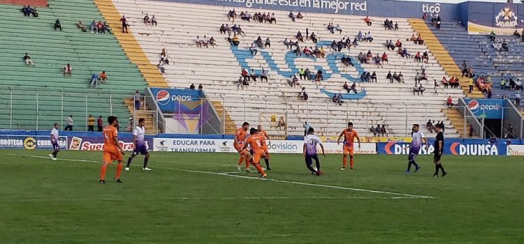 Real de Minas suma un "punto de oro" en su lucha por no descender