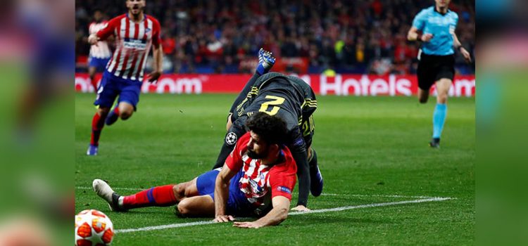 Diego Costa se tiró un clavado épico ante Juventus (VÍDEO)