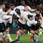 Juvenil futbolista deja a todos asombrados con una diana «astronómica» desde un «ángulo imposible» (VÍDEO)