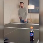 Desafiaron a Messi y demuestra que también en bueno jugando ping pong (VÍDEO)