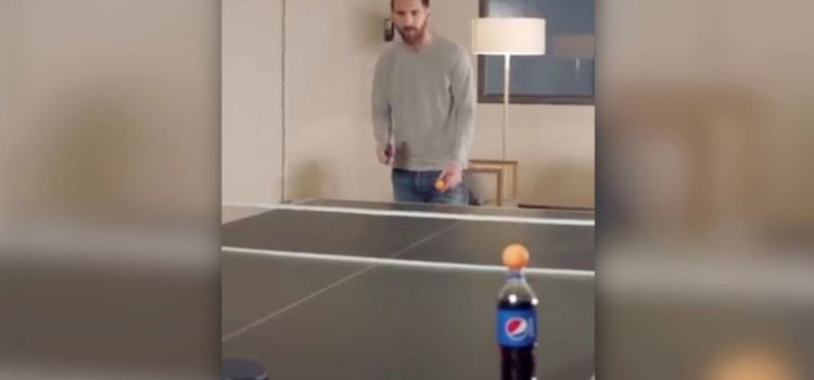 Desafiaron a Messi y demuestra que también en bueno jugando ping pong (VÍDEO)