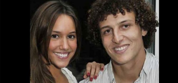 David Luiz sorprendió a su novia con uns espectacular pedida de matrimonio