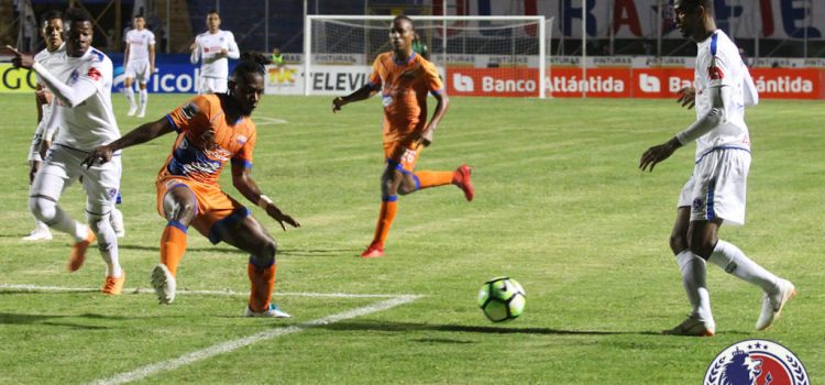 La primera vuelta del Clausura se cierra con la lucha por el liderato y el descenso