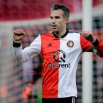 Van Persie logra su primer «hat trick» y supera los 200 goles en torneos ligueros