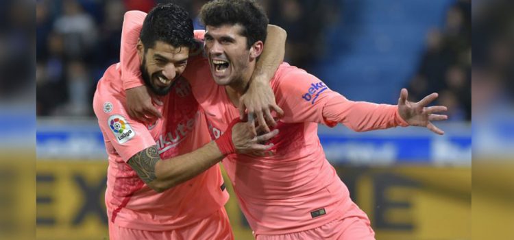 Barcelona derrota al Alavés y acaricia la liga española