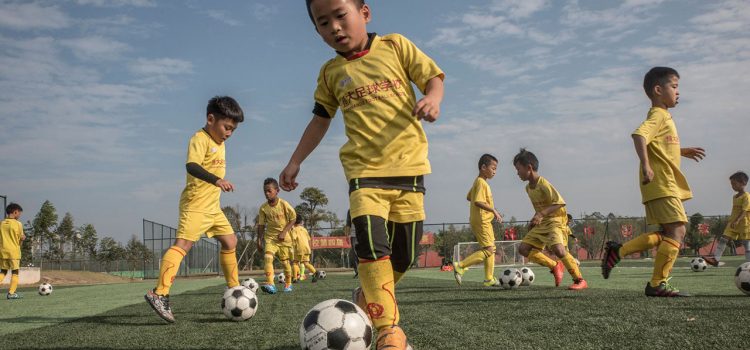 China lanza las escuelas de preescolar especializadas en el fútbol