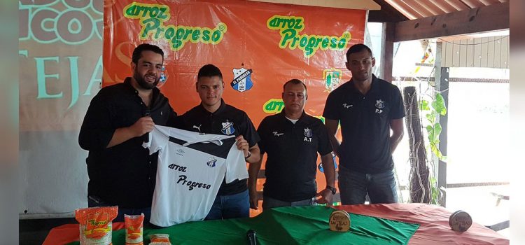 Exjugador Luis Alvarado presentado como nuevo entrenador del Honduras Progreso