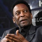 Pelé es nuevamente ingresado en un hospital a su llegada a Brasil