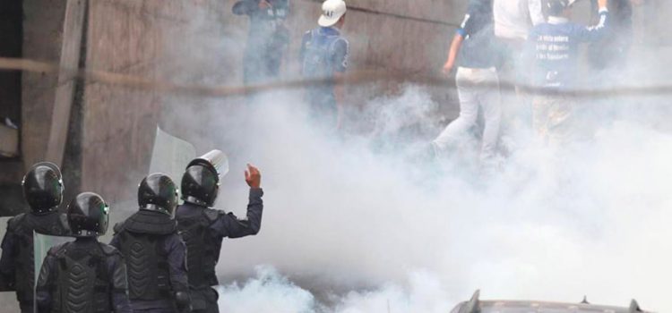 Vandalismo en el Estadio Nacional: Disparos y piedras entre barras de Motagua y Marathón