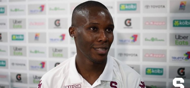 Rubilio Castillo evidencia su malestar en el Saprissa