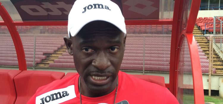 Panameño Anthony Torres nuevo entrenador del Platense