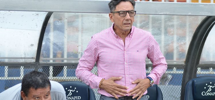 Salomón Nazar, el único entrenador hondureño en las semifinales del Clausura