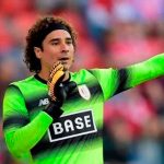 Memo Ochoa llegaría al Porto por Iker Casillas