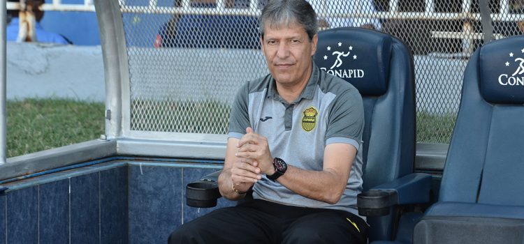 Real España separa al entrenador Carlos Restrepo