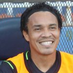 «Rambo» de León «vacila» a los aficionados del Barcelona tras la eliminación en Champions (VÍDEO)