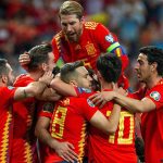 España golea a Suecia y pone un pie en la Eurocopa