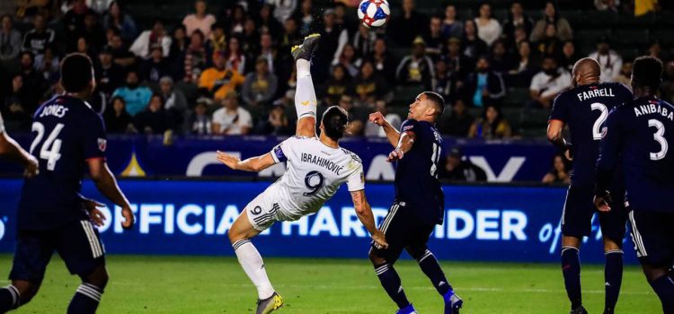 Zlatan Ibrahimovic se luce con golazo de chilena