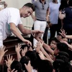 Cristiano Ronaldo recuerda entre jóvenes en Singapur su humildes inicios