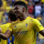 «Choco» Lozano vuelve a marcar en victoria del Cádiz