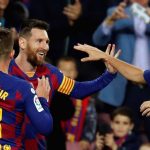 Messi con triplete mantiene al Barcelona como líder