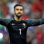 ¡Enorme gesto! Rui Patricio regala su suéter a niño que temblaba de frío (VÍDEO)