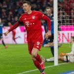 Lewandowski rescata al Bayern ante el colista Paderborn