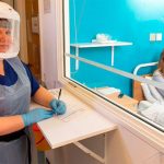 Clínica en Inglaterra paga cuatro mil euros a voluntarios que se dejen infectar coronavirus para encontrar vacuna