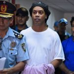 Un tribunal paraguayo ratifica que Ronaldinho debe seguir preso