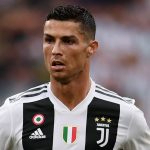 Cristiano Ronaldo pagó multa regalando computadoras caras a sus compañeros de la Juventus tras su expulsión en Champions
