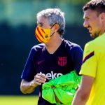 El Barcelona luce sus nuevas mascarillas en la vuelta a los entrenamientos