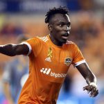 Celtic y Stoke City están interesados en Alberth Elis