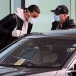 Zlatan Ibrahimovic regresa a Milán pendiente de sus controles médicos