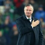 Entrenador del Stoke City da positivo al COVID-19 a diez días de reanudar la Premier