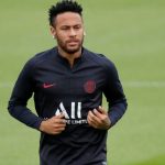 Neymar regresa a Francia después de pasar tres meses en Brasil