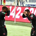 Alex López da asistencia en el triunfo del Alajuelense 2-0 ante Herediano