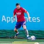 Messi trabaja en solitario en su vuelta a los entrenamientos del Barcelona