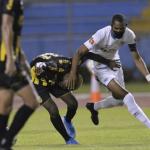¡Jerry Bengtson jugó con mascarilla contra Real España!