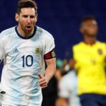 Argentina vence a Ecuador con un penal de Messi