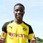 Borussia Dortmund quiere inscribir en Champions a un jugador de 15 años