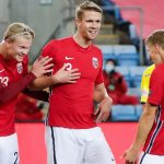 Con triplete de Haaland y magia de Odegaard, Noruega golea a Rumania