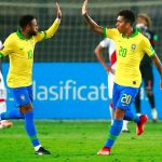 Con triplete de Neymar, Brasil golea 4-2 a Perú y son líderes de la eliminatoria de Conmebol