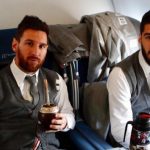 Luis Suárez y Lionel Messi viajan juntos hacia Sudamérica (VIDEO)