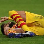 Barcelona informa que Piqué sufre un esguince de rodilla