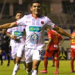 Alajuelense y Alex López vencen al Herediano y acarician el título en Costa Rica